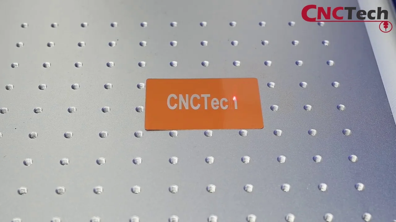 Gecoat aluminium: een contrastrijke markering blootleggen