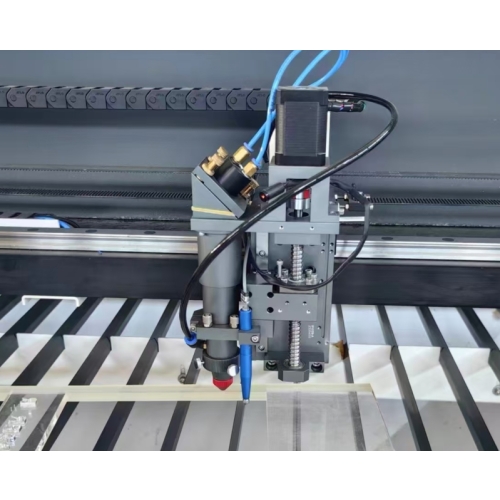 CO2 laserplotter 130W UG 1325L 250x130cm + Accessoires